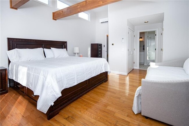 Building Photo - 262 Wood Hill Rd