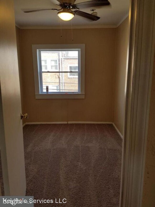 Building Photo - 3 br, 1 bath House - 1 N. Ellamont Street