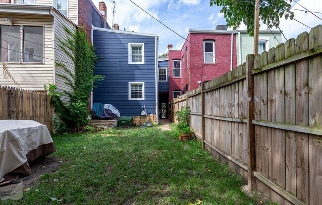 Building Photo - 329 K St NE