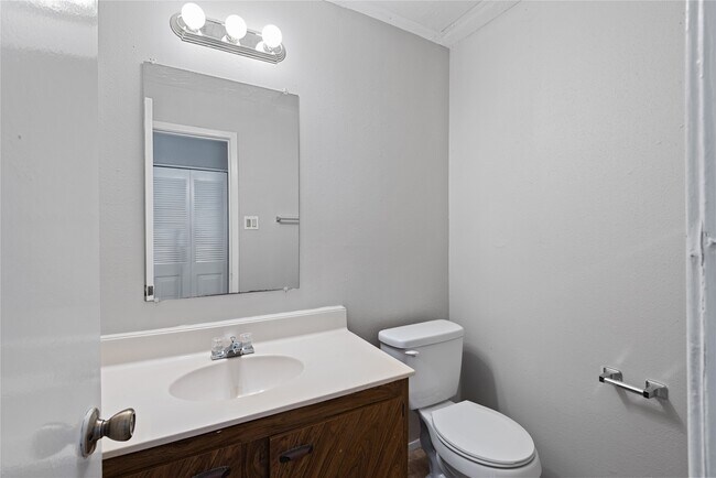 Building Photo - 11211 Pembridge Dr