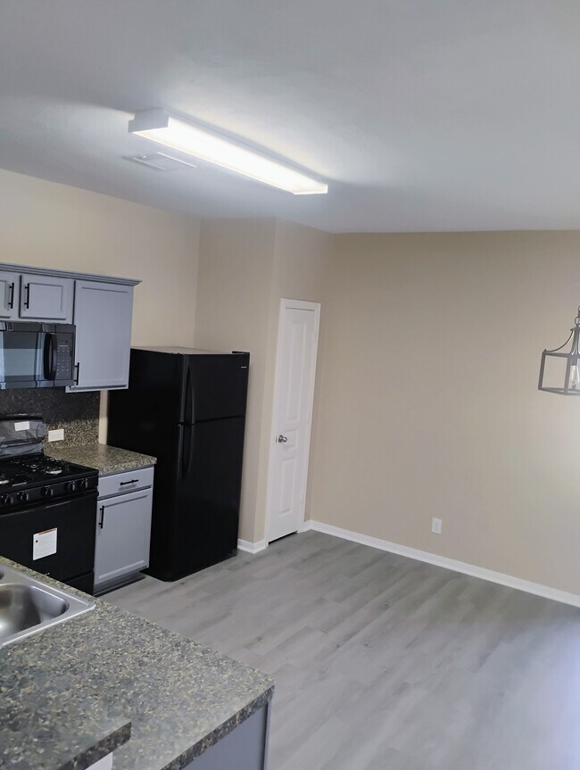 Building Photo - 10838 Harston Dr