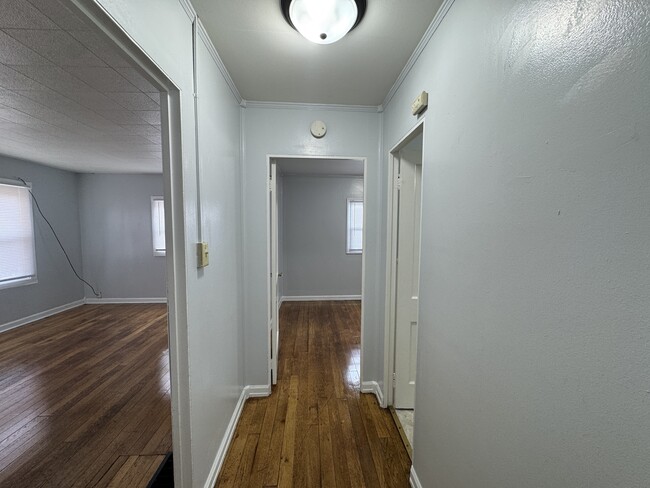 Building Photo - 2109 S Taylor St