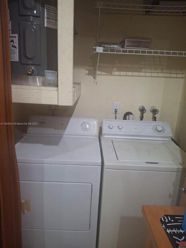 Building Photo - 17565 NW 67th Pl