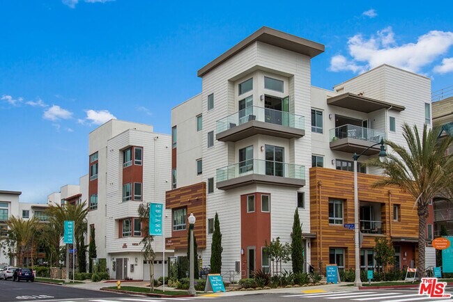 Building Photo - 12698 Sandhill Ln