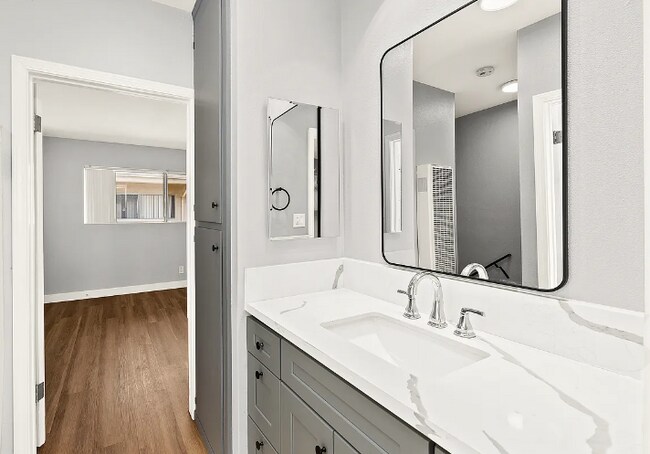 Building Photo - 612 San Pascual Ave