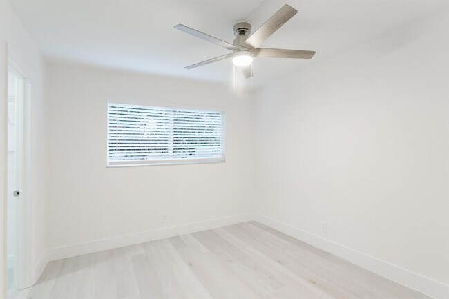 Building Photo - 1720 NW 37th St