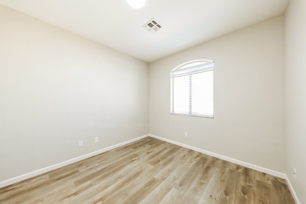 Building Photo - 1750 W Union Hills Dr