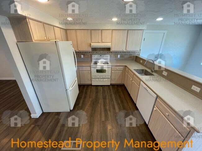 Building Photo - 130 Cottonwood Ct
