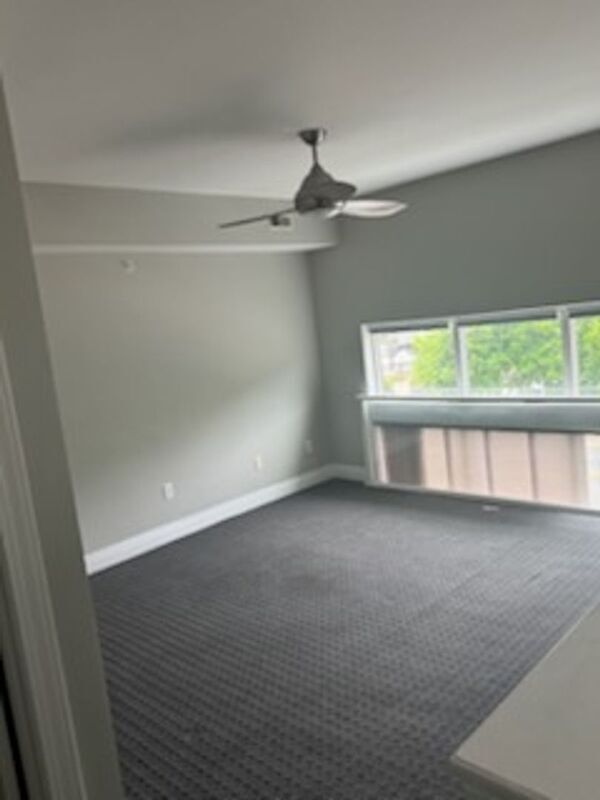Building Photo - 2415 Brownsboro Rd