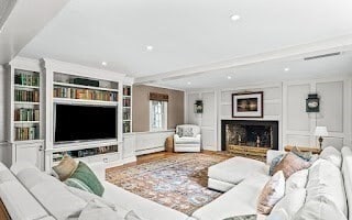 Building Photo - 60 Washington St