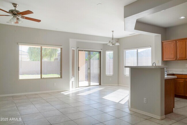 Building Photo - 42193 W Ramona St