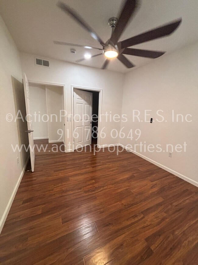 Building Photo - 501 Gibson Dr