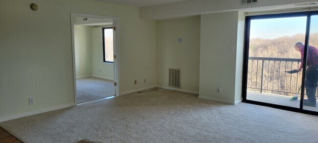 Building Photo - 3800 Powell Ln