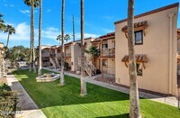 Building Photo - 3357 N Country Club Rd