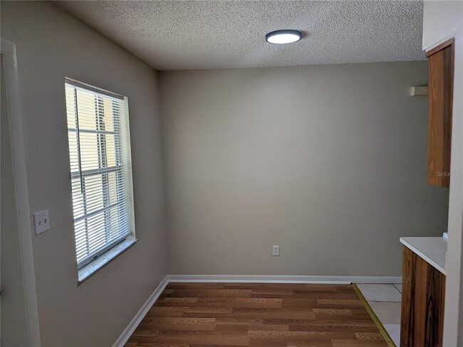 Building Photo - 614 W Fort Dade Ave