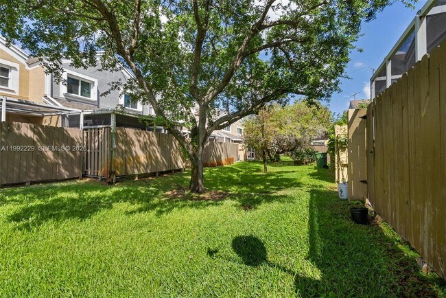 Building Photo - 1350 NW 123rd Ave