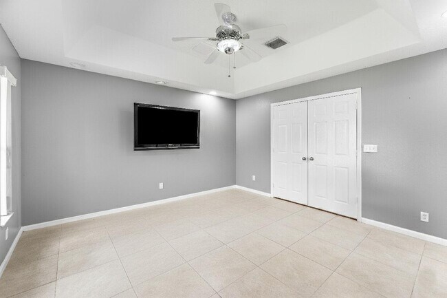 Building Photo - 14693 62nd Ct N