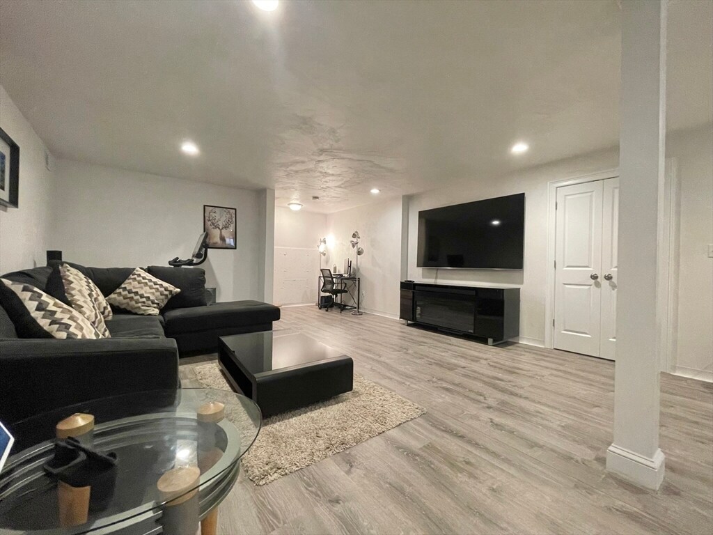 Building Photo - 58 Starbird Ave