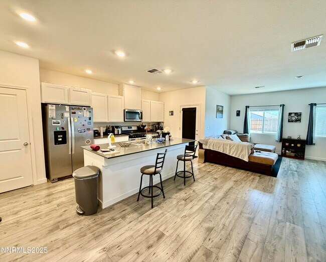 Building Photo - 1154 Alder Dr