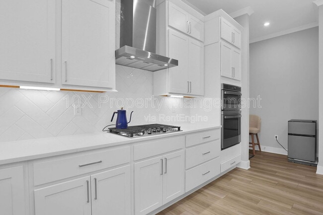 Building Photo - 105 Encore Park Bend