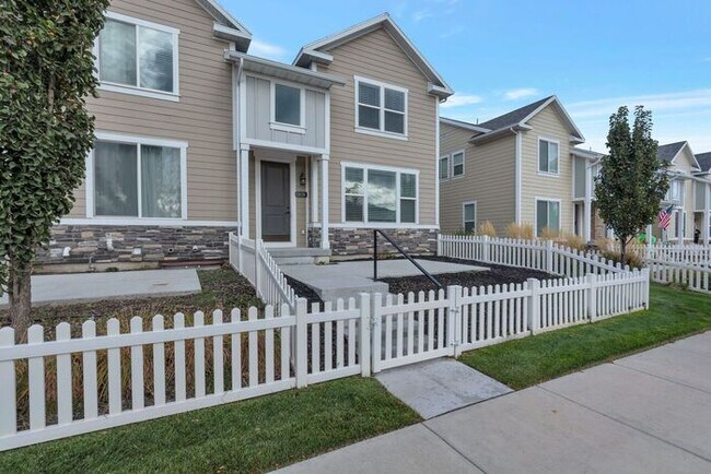 Building Photo - Beautiful Row End Townhouse w 2 car attached