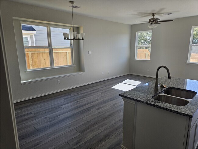 Building Photo - 27843 Western Crk Ct