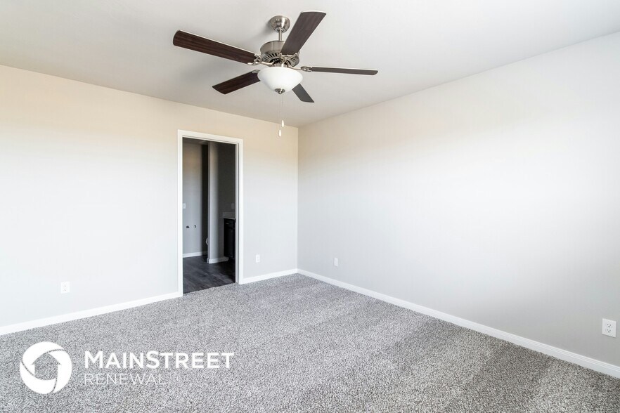 Building Photo - 916 NW 6th St