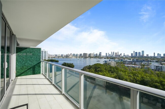Building Photo - 16385 Biscayne Blvd