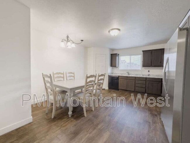 Building Photo - 641 N 30 E