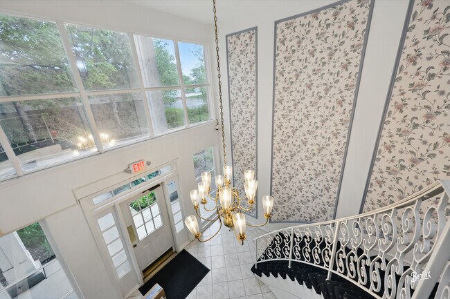 Building Photo - 5500 Carriage Way Dr