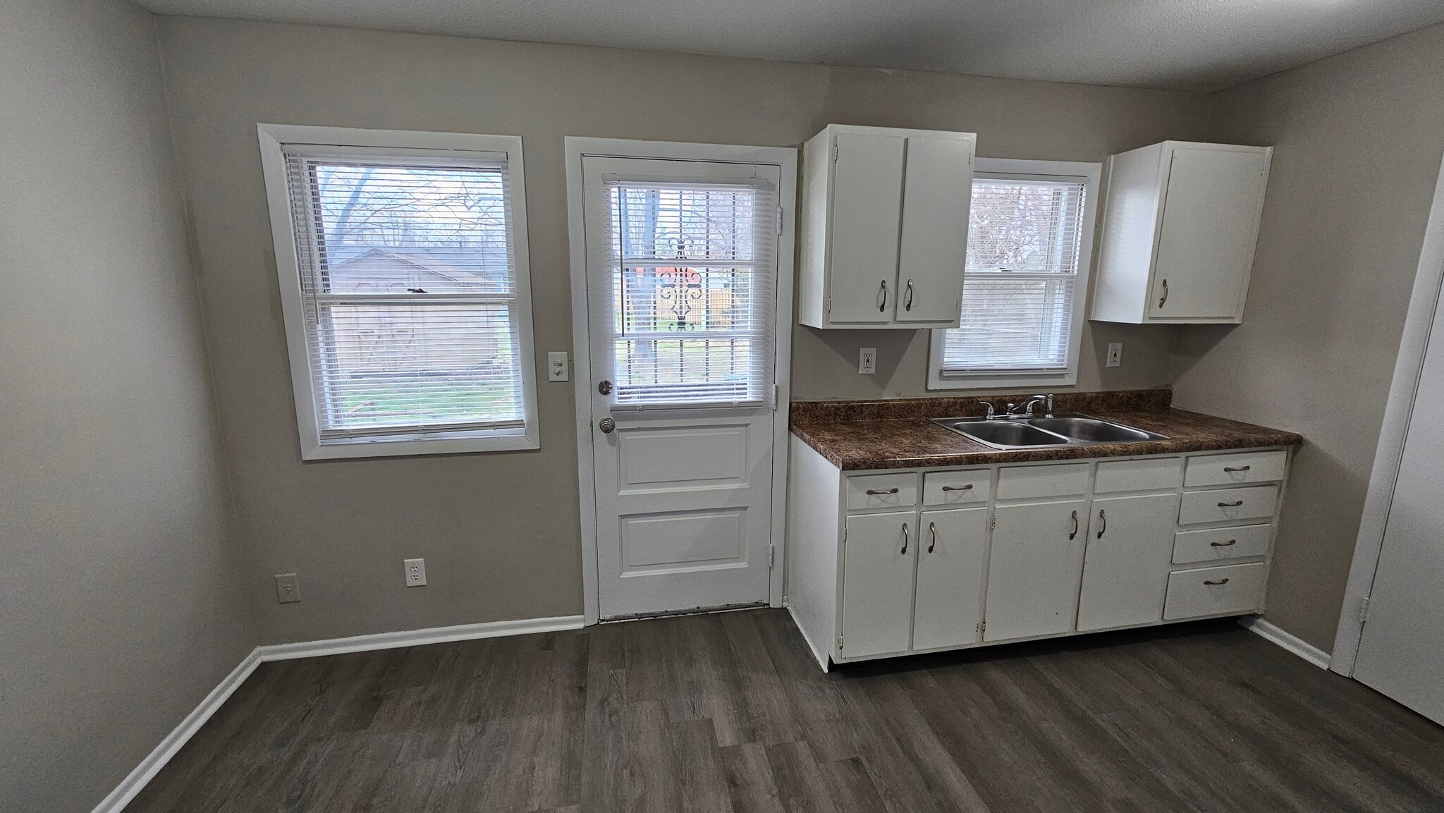 Kitchen - 5219 Garden Green Way