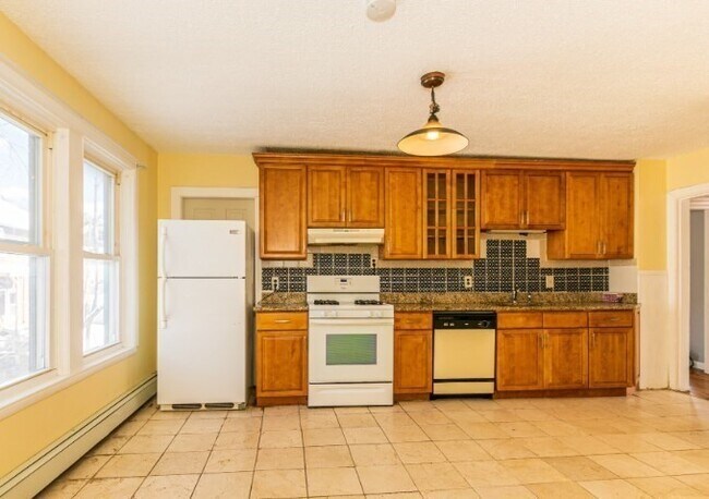 Building Photo - 7 High St Pl