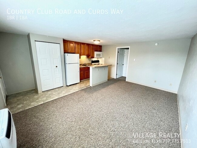 Building Photo - 681 Country Club Rd
