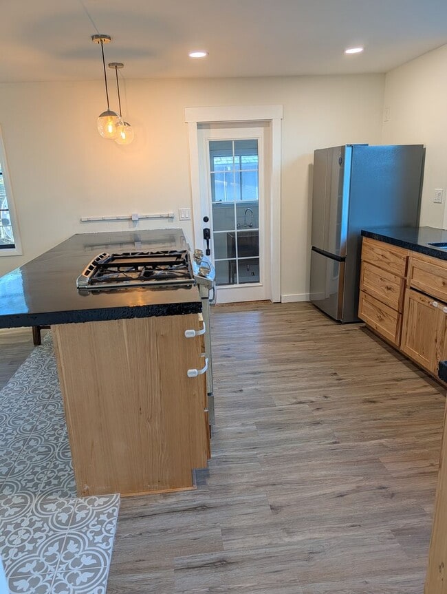 Building Photo - 3433 Willow St