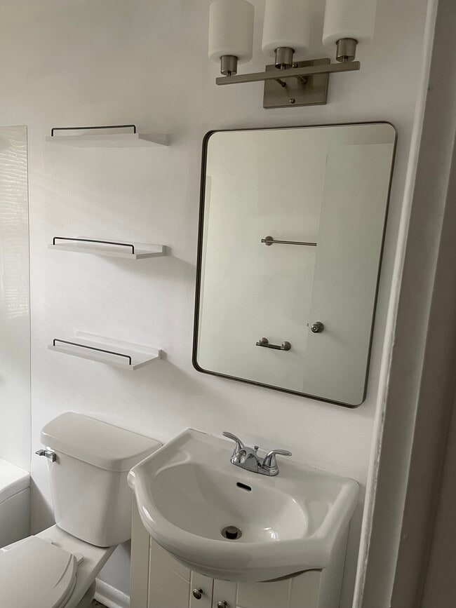 Bathroom - 526 E Wilson Ave