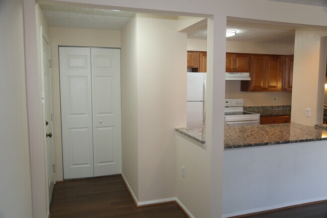 Building Photo - 4300 Buckman Rd