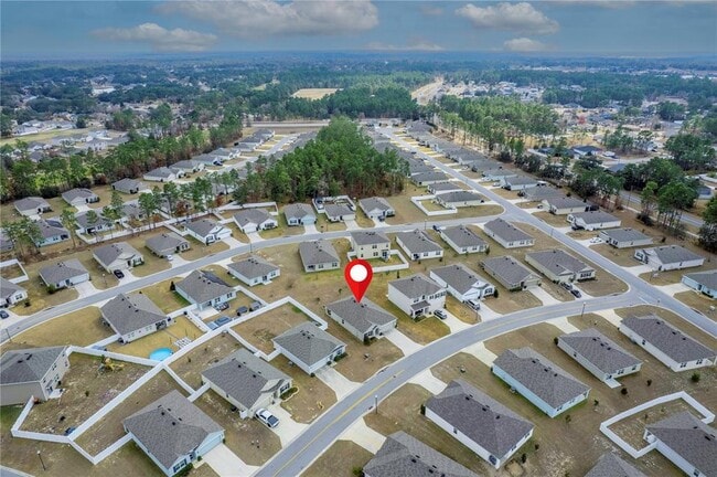 Building Photo - 49 Hickory Course Ln