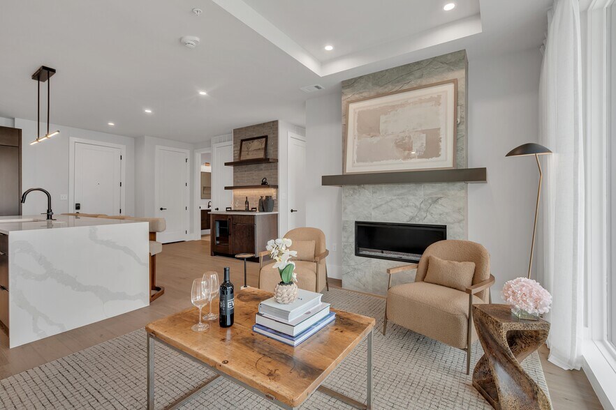 Building Photo - 321 31st Ave N