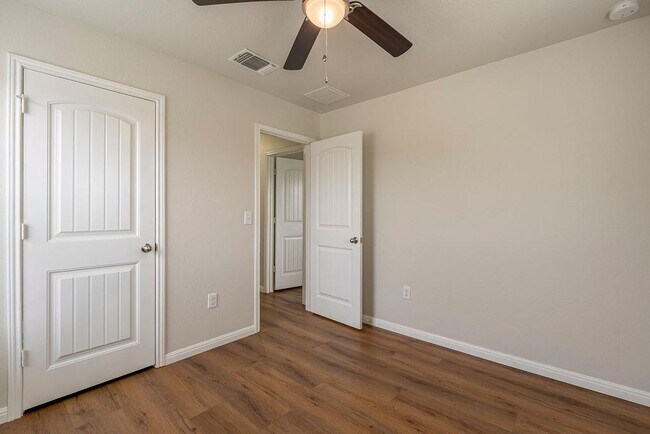 Building Photo - 3304 Ortman Dr