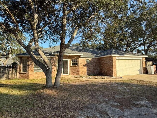 Building Photo - 2722 Shalimar Dr