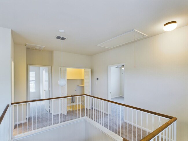 Building Photo - 15123 Meredith Ln