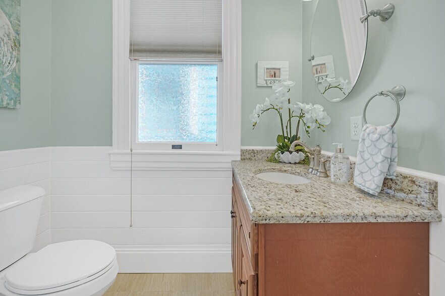 Building Photo - 312 N 5th Ave