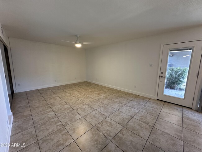Building Photo - 1241 E Medlock Dr