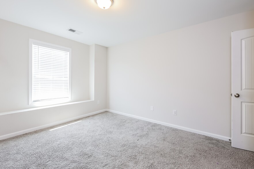 Building Photo - 136 Highland Park Ct