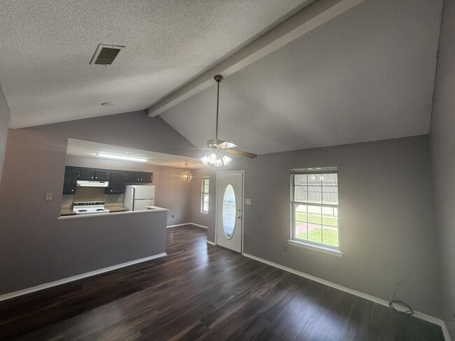 Building Photo - 1745 James Buchanan Dr