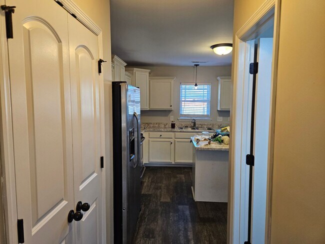 Building Photo - 211 Breakwater Dr