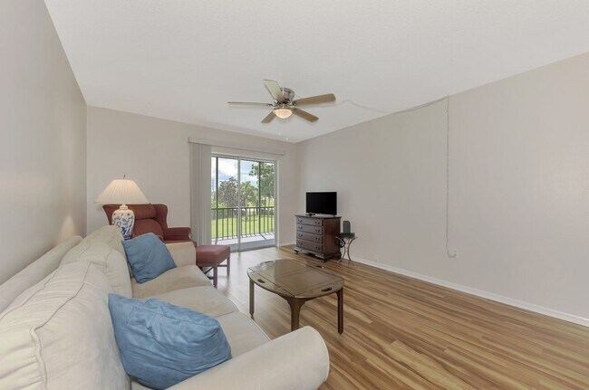 Building Photo - BEAULTIFUL 1 BEDROOM, 1 BATHROOM CONDO LOC...