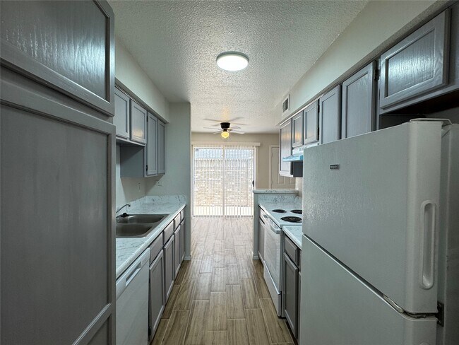 Building Photo - 6500 Sands Point Dr