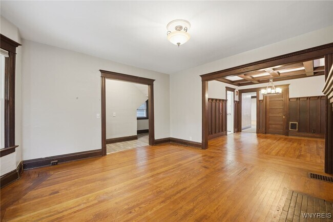 Building Photo - 830 Potomac Ave