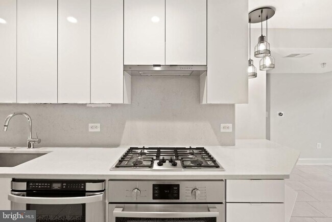 Building Photo - 1311 13th St NW